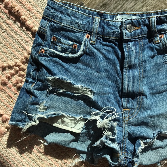 Zara distressed shorts - Picture 2 of 3